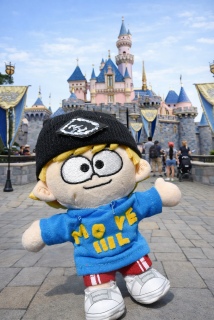 ���X�̃f�B�Y�j�[�ɂǂ��ł��h�A�����f�B�Y�j�[��