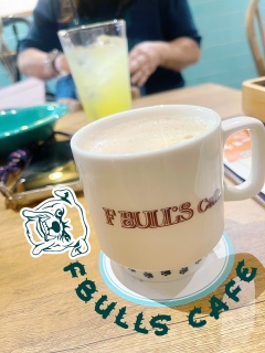 �Ă�FBULLScafe��