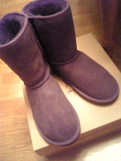 UGG